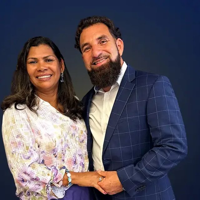 Pastores Celio y Lucía Lopes
